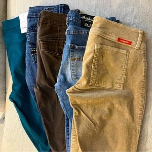 Lot of Juniors size 7 bottoms.